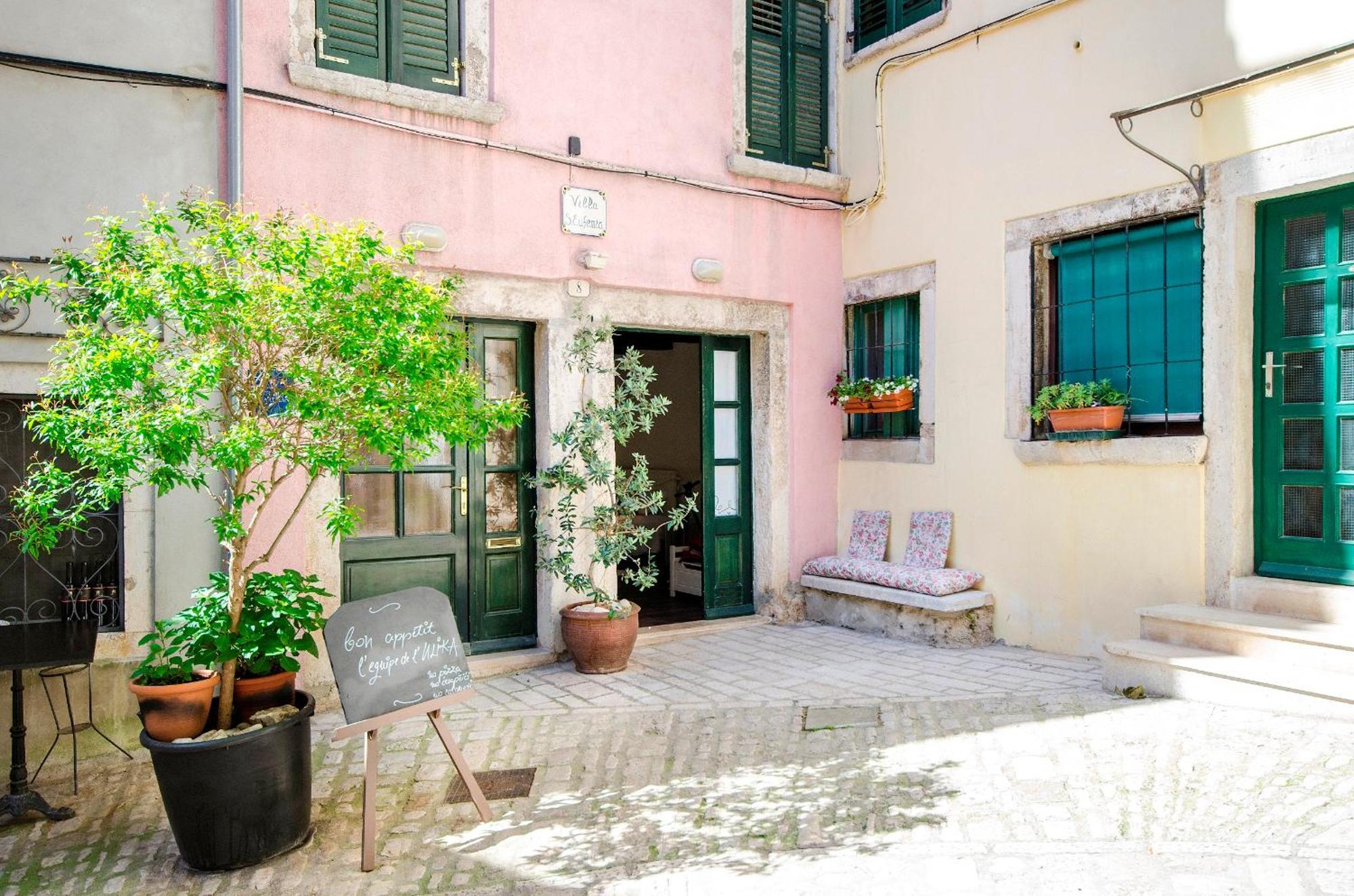 Cozy Studio Una Rovinj Bagian luar foto
